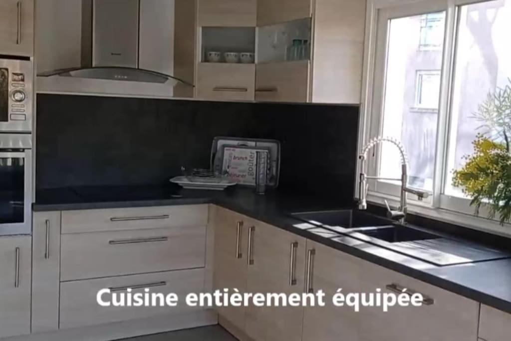Maison Au Calme Avec Jardin Et Piscine Saint Raphael Esterno foto
